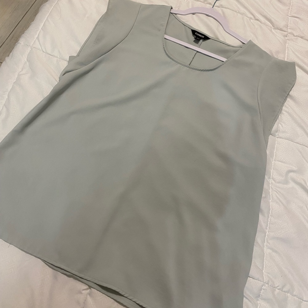 Express cap sleeve scoop neck top